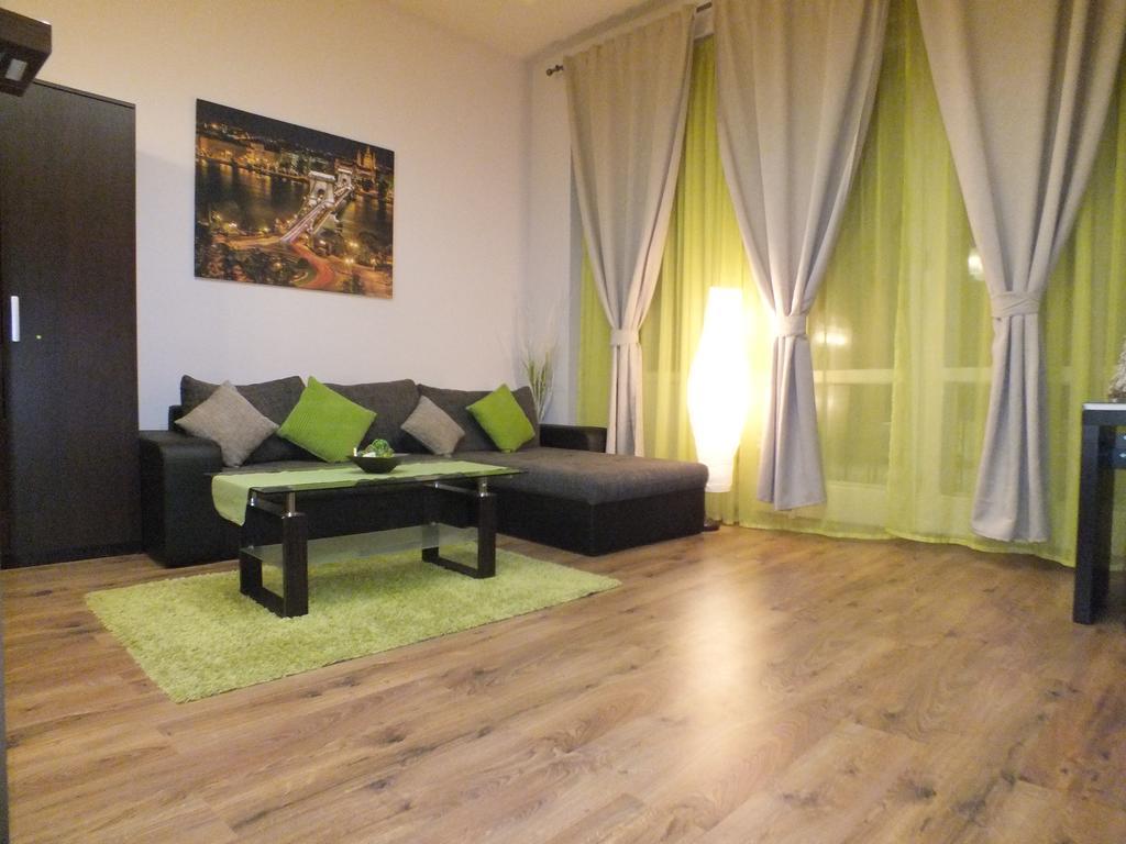 Standard Apartment by Hi5 - Fehérhajó Budapeste Quarto foto